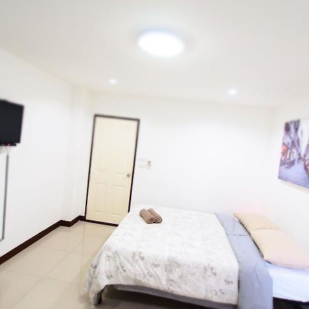 Bed and Breakfast Banmeesukko Пхитсанулок Экстерьер фото